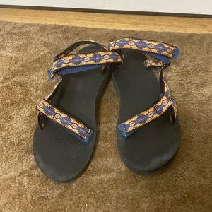 Tevas women’s 10